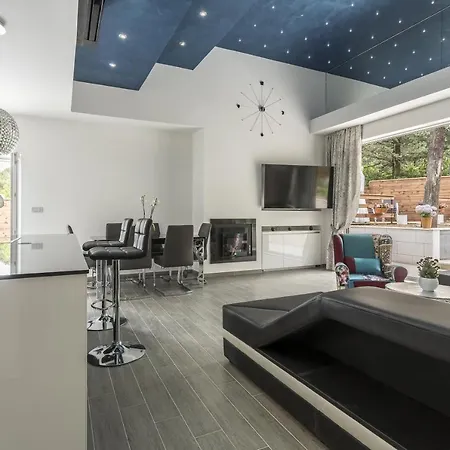 Luxury With A Swimming Pool - 13408 Villa Split