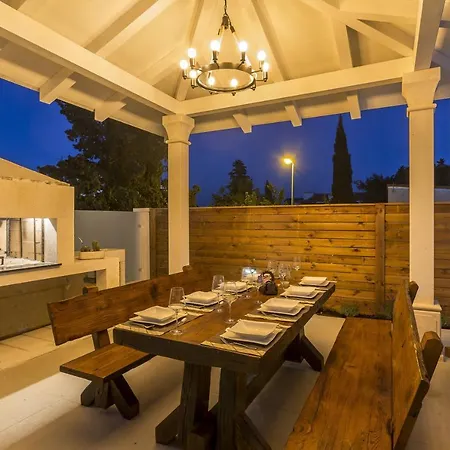 Luxury With A Swimming Pool - 13408 *