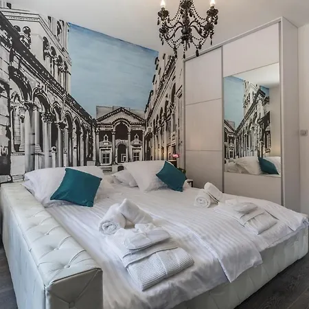 Luxury With A Swimming Pool - 13408 * Сплит