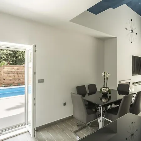 Вилла Luxury With A Swimming Pool - 13408 *