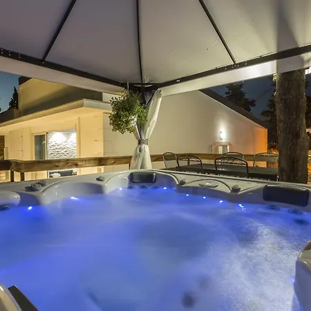Luxury With A Swimming Pool - 13408 * Сплит